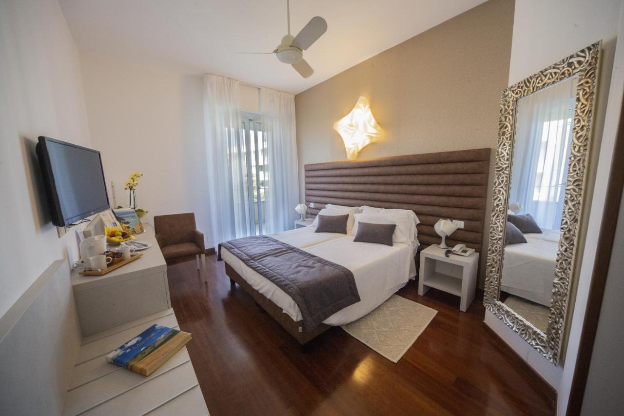Hotel Alexander Gabicce Mare Dış mekan fotoğraf