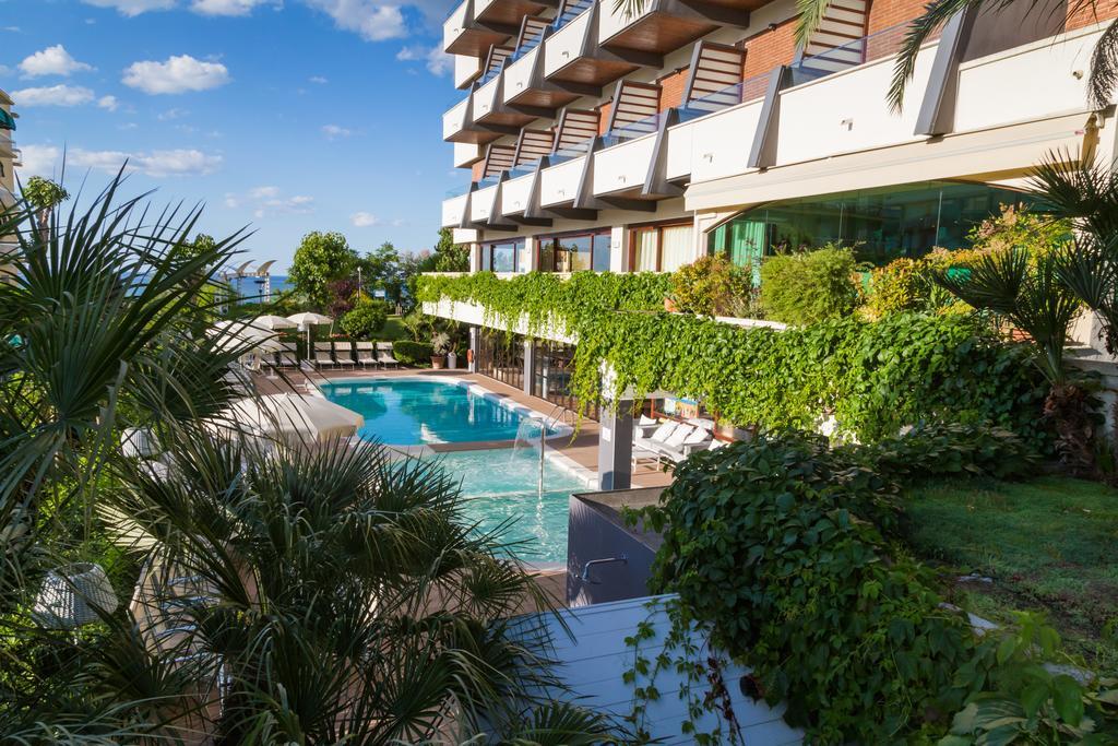 Hotel Alexander Gabicce Mare Dış mekan fotoğraf