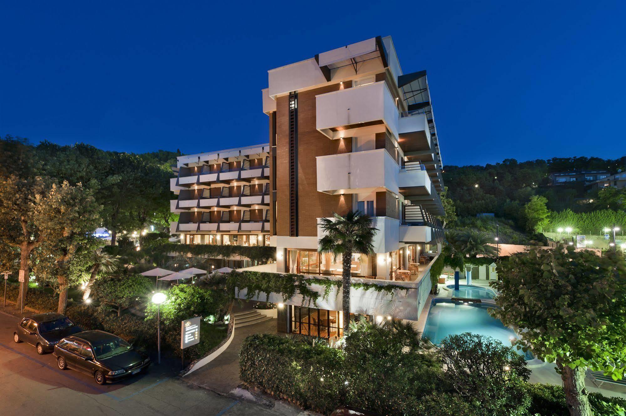 Hotel Alexander Gabicce Mare Dış mekan fotoğraf